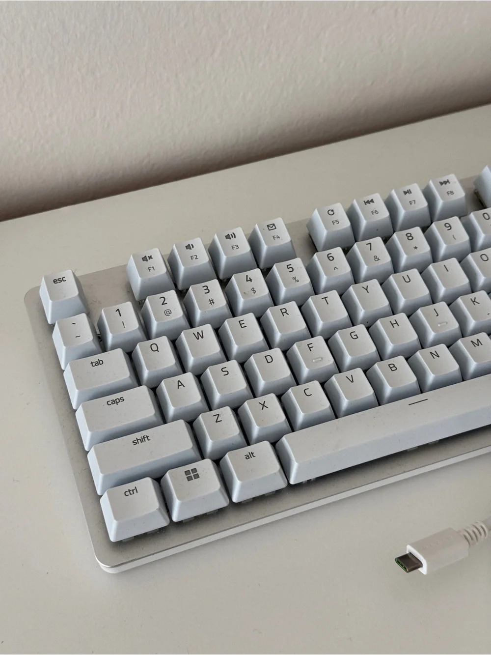 Razer Pro Type Ultra - White and Silver Full-Size Mechanical Keyboard